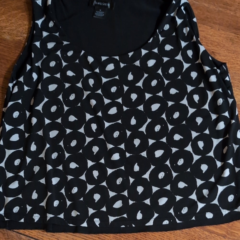 TravelSmith Black and White Patterned Tank Top